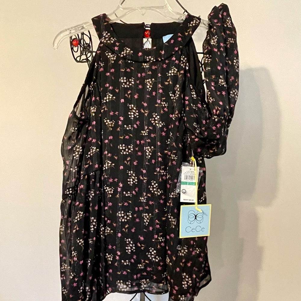CeCe Cold Shoulder Black Floral Blouse with Lurex Accents LARGE NWT - Picture 8 of 8